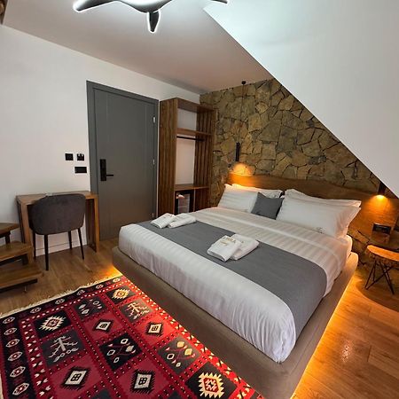'Gurra Family' Guesthouse Тет Екстериор снимка