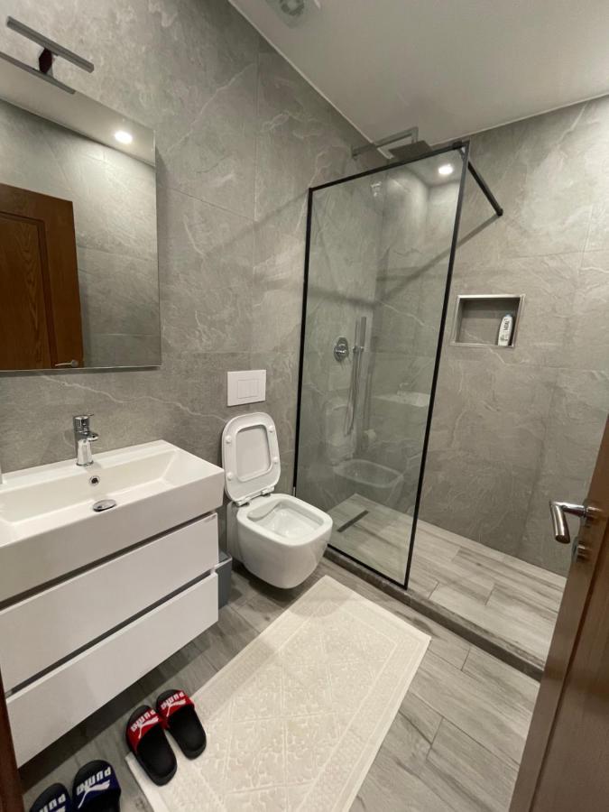 'Gurra Family' Guesthouse Тет Екстериор снимка