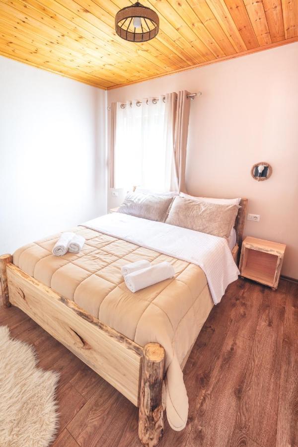 'Gurra Family' Guesthouse Тет Екстериор снимка