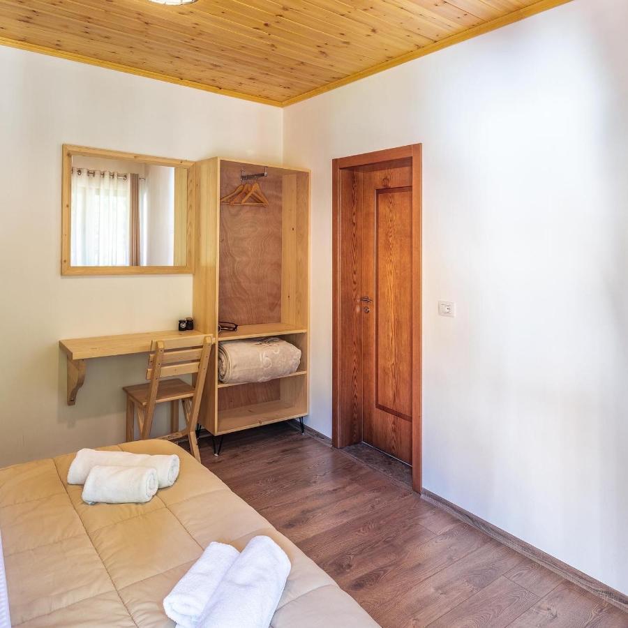 'Gurra Family' Guesthouse Тет Екстериор снимка