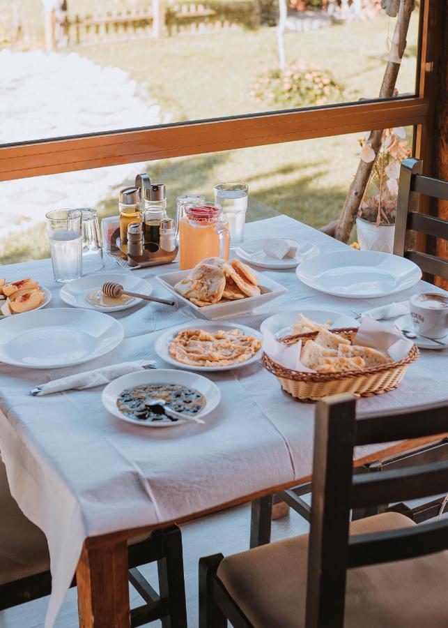 'Gurra Family' Guesthouse Тет Екстериор снимка