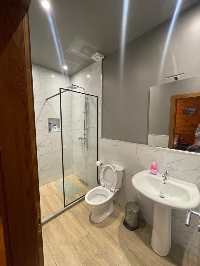 'Gurra Family' Guesthouse Тет Екстериор снимка