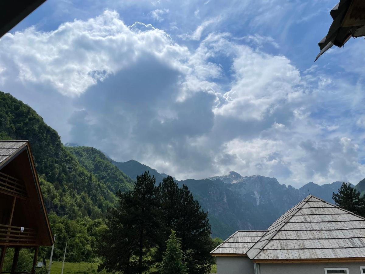 'Gurra Family' Guesthouse Тет Екстериор снимка