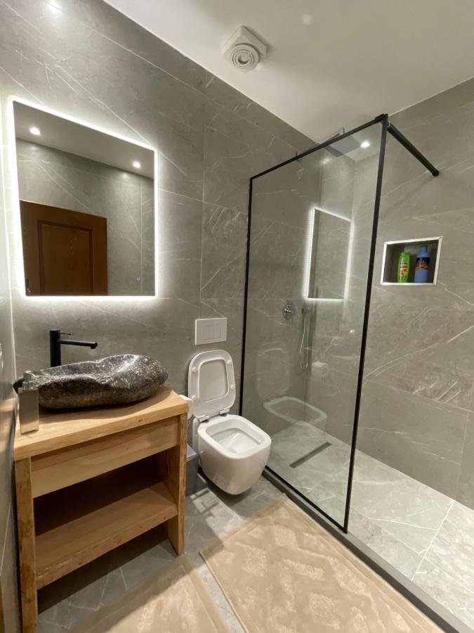 'Gurra Family' Guesthouse Тет Екстериор снимка