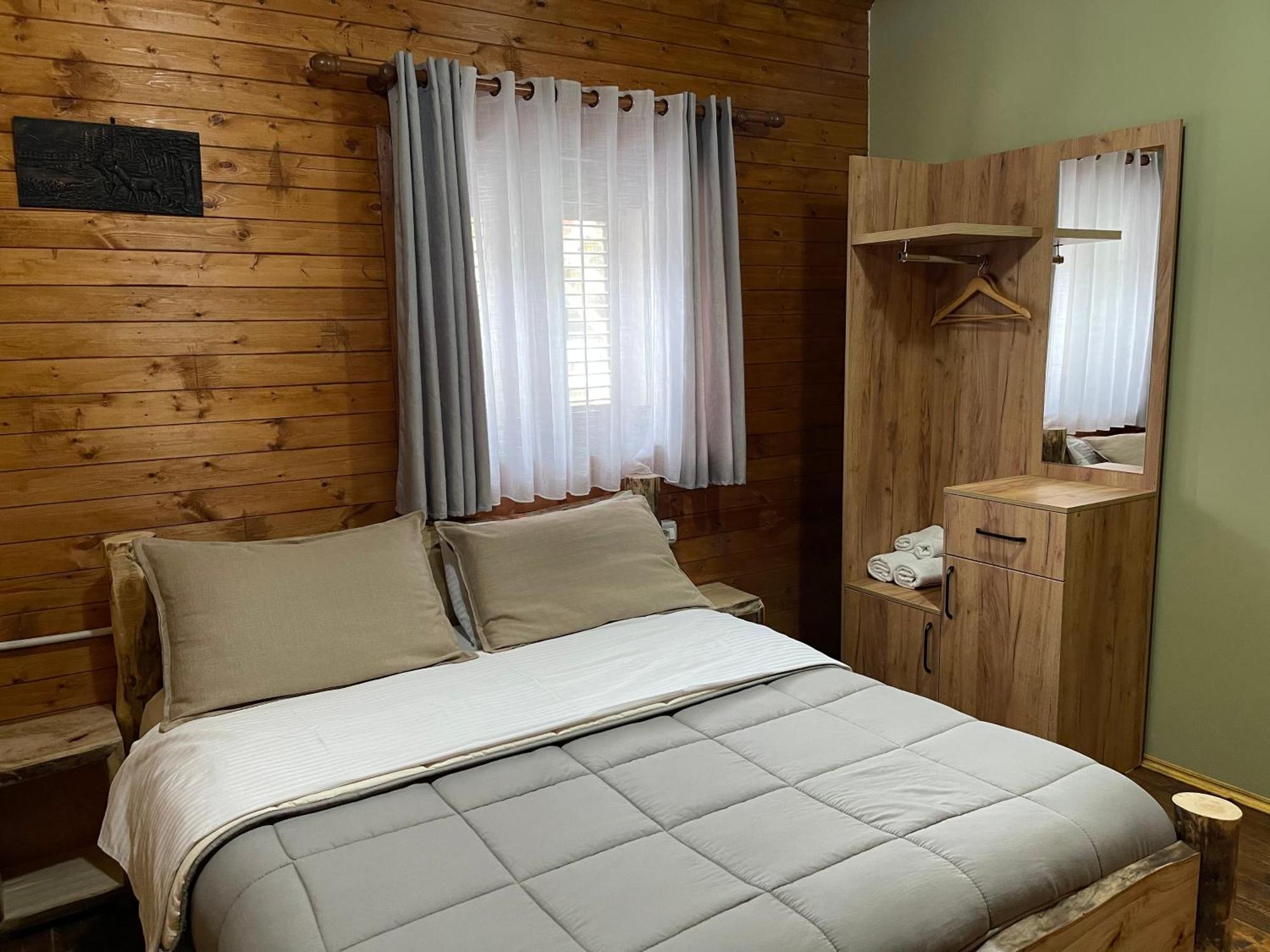 'Gurra Family' Guesthouse Тет Екстериор снимка