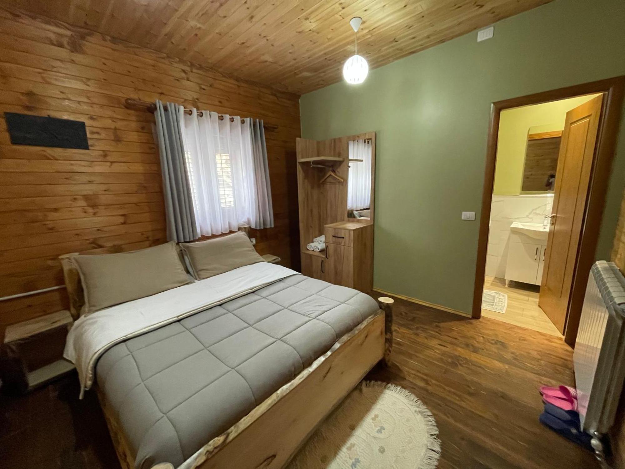 'Gurra Family' Guesthouse Тет Екстериор снимка