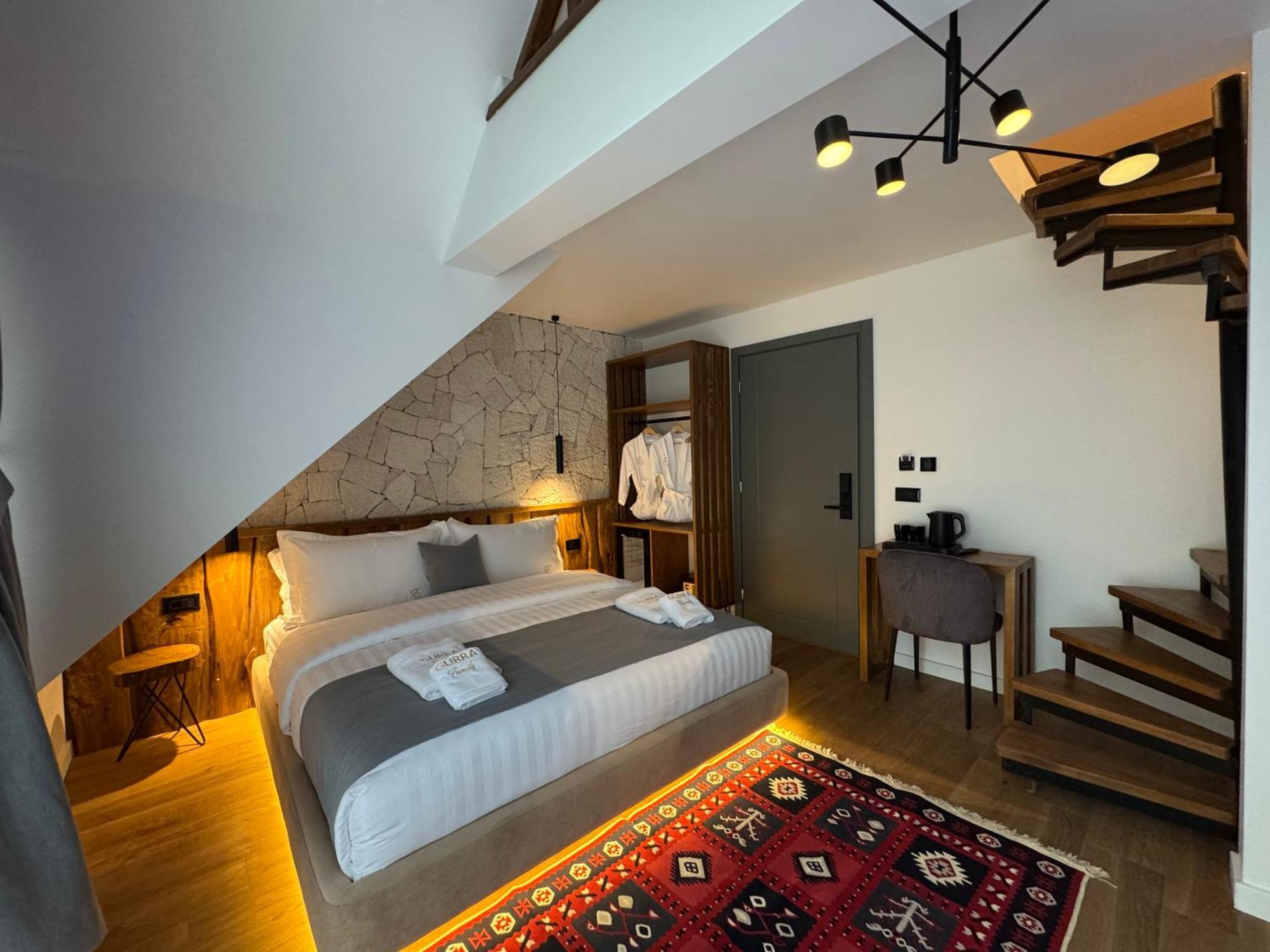 'Gurra Family' Guesthouse Тет Екстериор снимка
