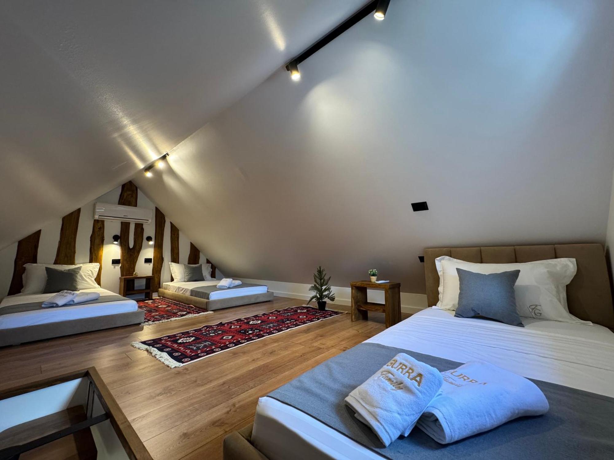 'Gurra Family' Guesthouse Тет Екстериор снимка