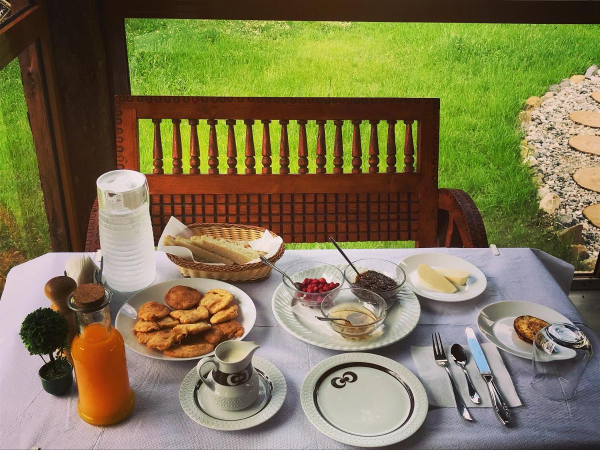 'Gurra Family' Guesthouse Тет Екстериор снимка